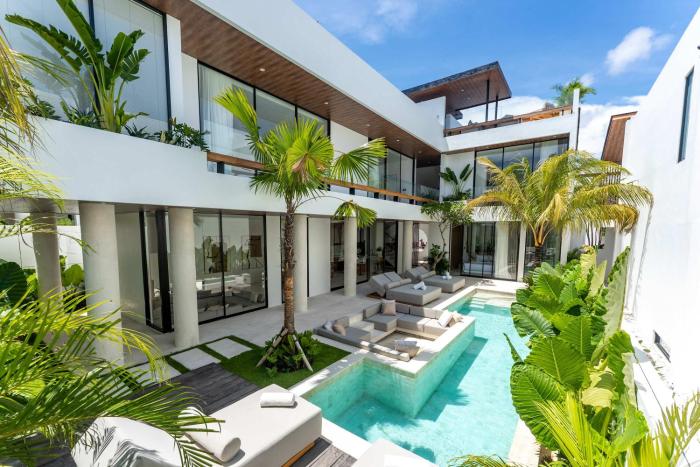 Brand New Villa Ruby Luxury 4BR - Private Pool and Rooftop in Berawa, Canggu
