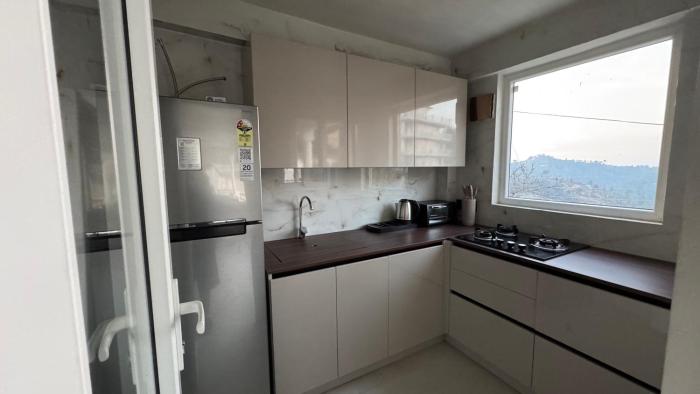 Pahadi Pind Cottage 2BR in Mukteshwar with Fireplace