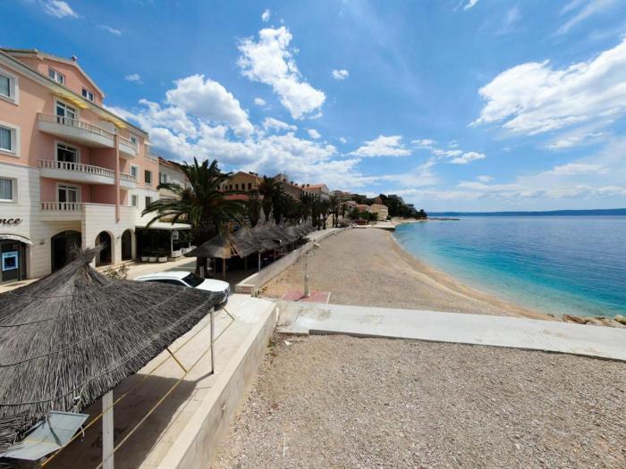 Apartments Riva Beachfront No.1