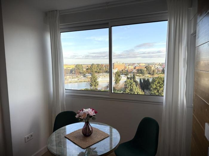 Luminoso apartamento con vistas al Río Guadalquivir