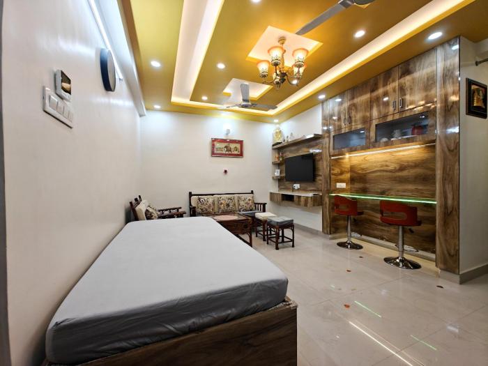 Casa InteliStay Smart, Stylish 2BHK in Lucknow