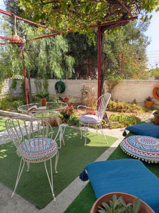 Evilias house & little garden