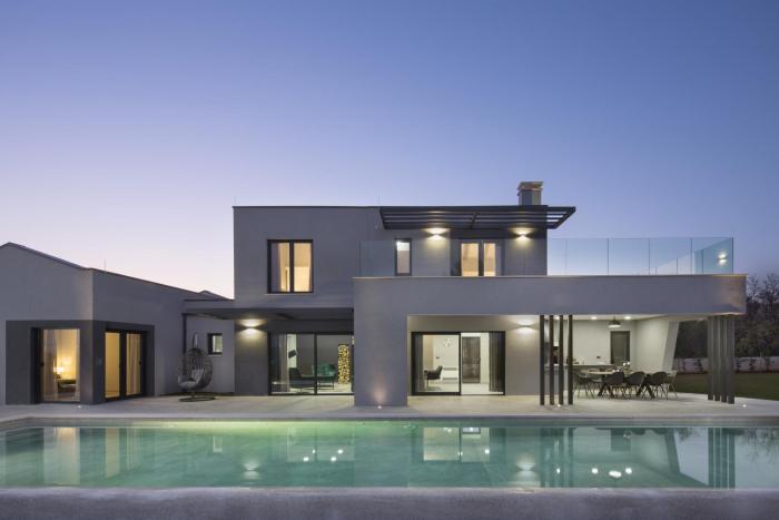 Villa Infinity near Pula for 8 persons with 68 m2 private pool, sauna & kids playground