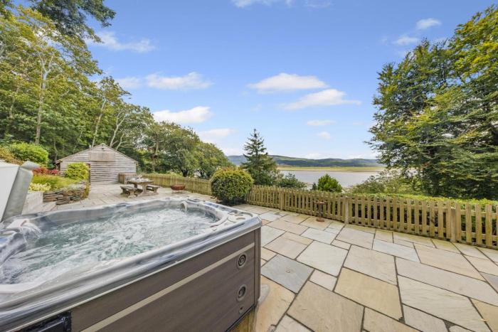 4 Bed in Aberdovey oc-p33131