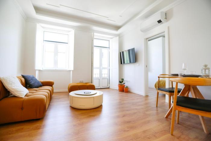 63 Lettér - Sun-Filled & Quiet Apartments with Elevator Access