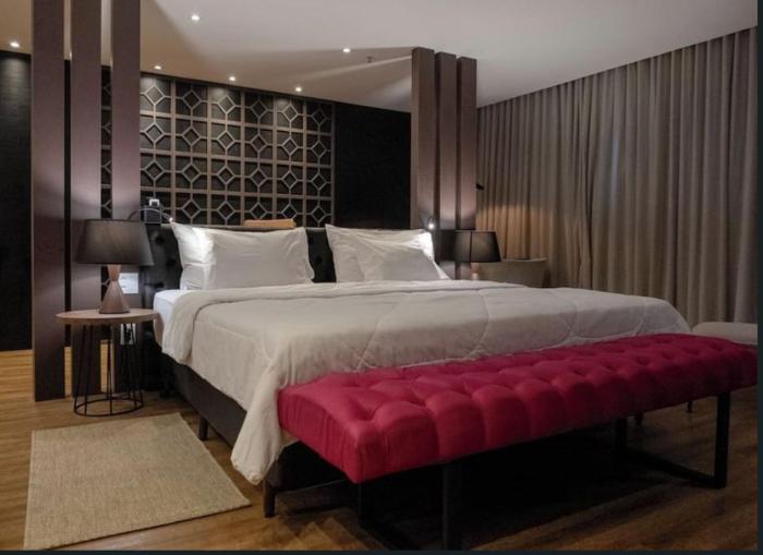 Hotel QS de Luxo com piscina no rooftop 1310