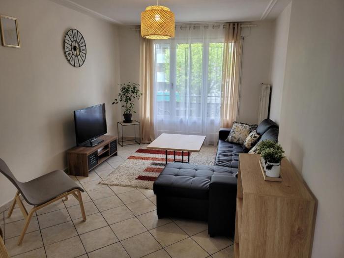 Cosy appartement 4 pers 2 chambres avec balcons & parking gratuit Annecy proche lac