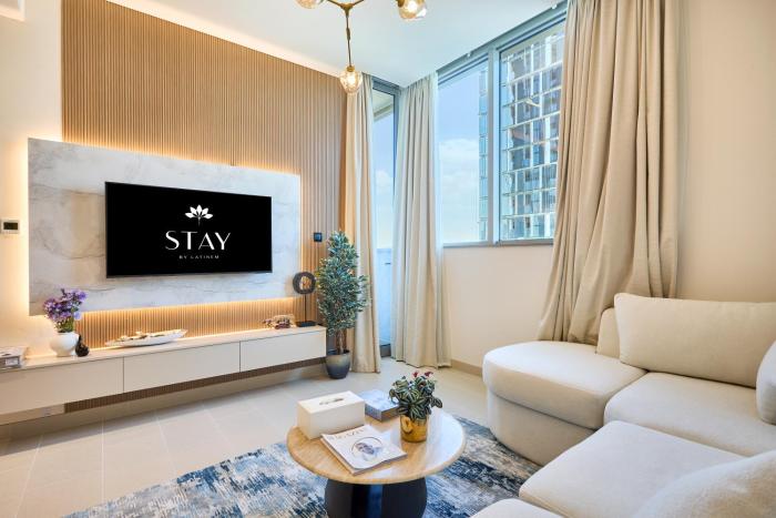 STAY BY LATINEM Luxury 1BR Holiday Home CV B811 Near Burj Khalifa