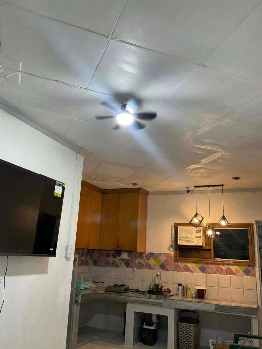 Cebu Cozy Affordable Transient Room Wifi Netflix Shower Heater