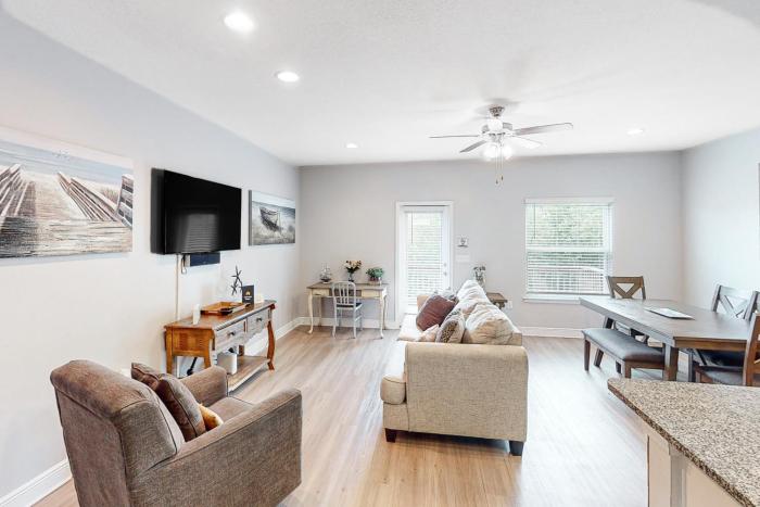 Inviting townhouse with golf nearby pool central AC W&D working desk & chair