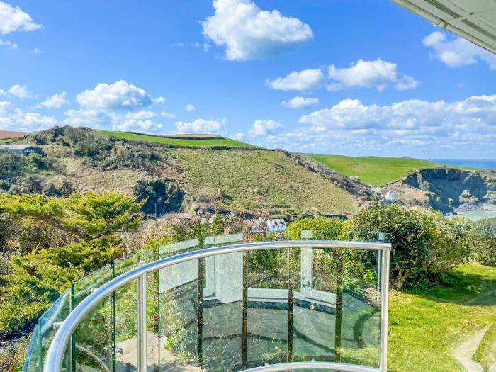 Shellseekers lovely views across Port Isaac