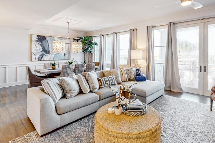 Gorgeous updated condo with balconies pool & great location near 30A