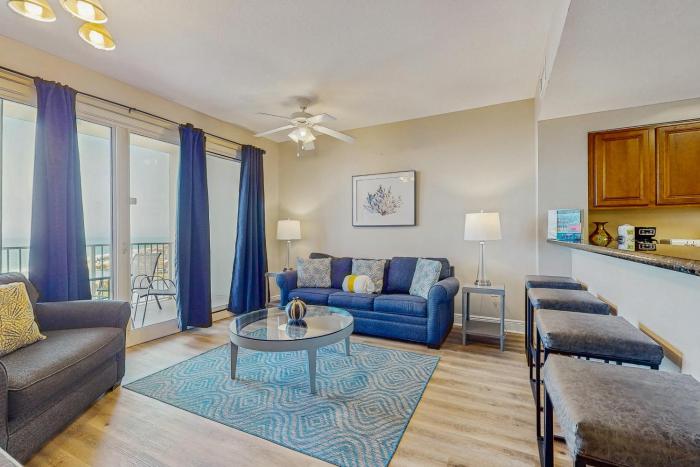 Well-equipped 22nd-floor condo with furnished balcony beach views shared pool