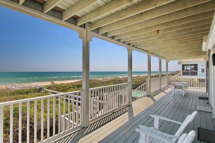 Dog-friendly beachfront gem - community pool tennis washer&dryer central AC