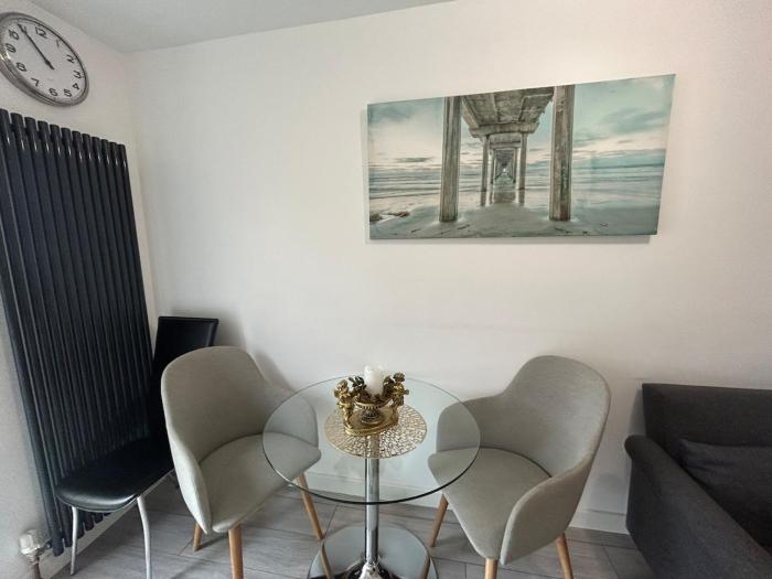 Cosy private home near Heathrow & Central London