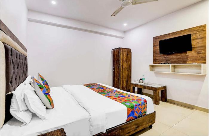Hotel in GHaziabaad