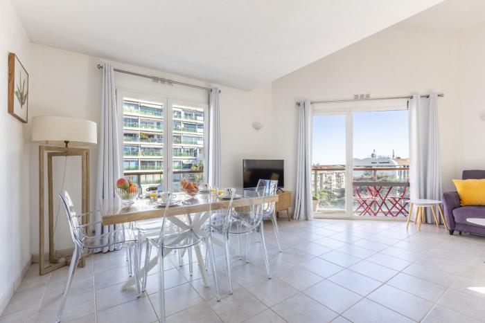 DUPLEX 2 Chambres -BALCON-PARKING-CARNOT A2B269