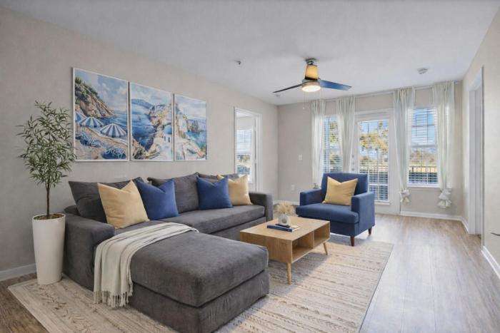 Huge 4 Bedroom Austin Retreat Near Downtown Pool Gym