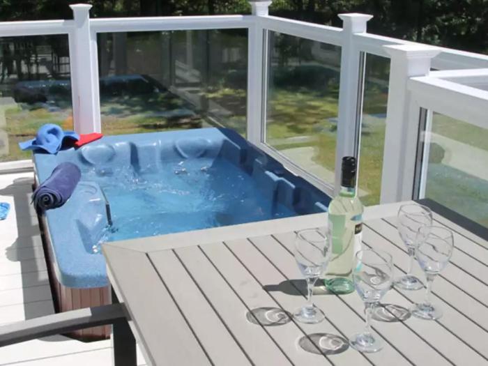 Oakdene 3 Bedroom Signature Lodge with Hot Tub