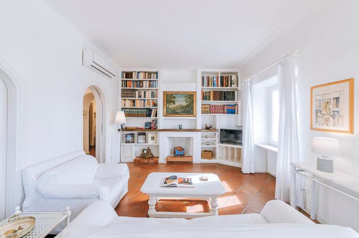 Casa Romano, centro di Forio, Ischia