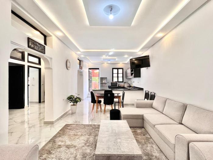 شقة عصرية بتراس واسع ومشمس في وسط مراكش