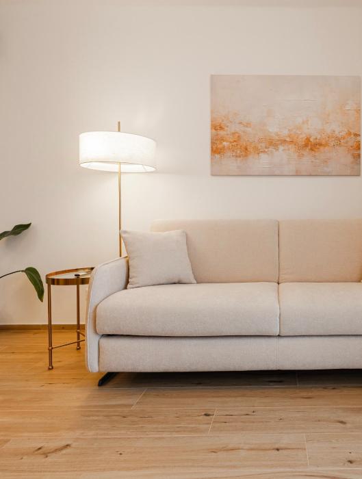 New Bright & Quiet Central Studio Top Floor