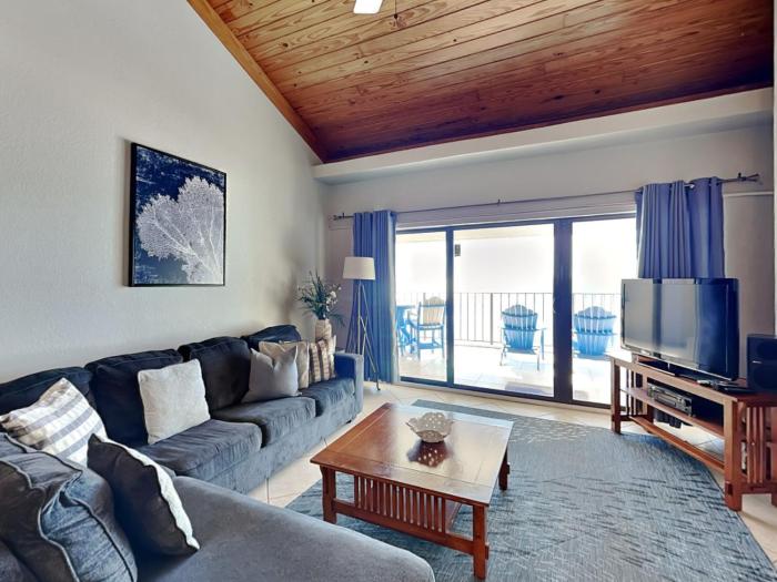 Shipwatch Surf & Yacht #802A