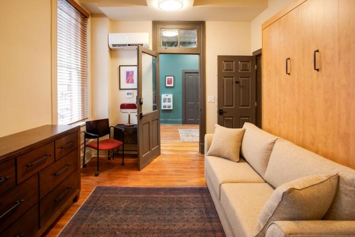 Downtown Business Hub! Walkable Condo in Florence