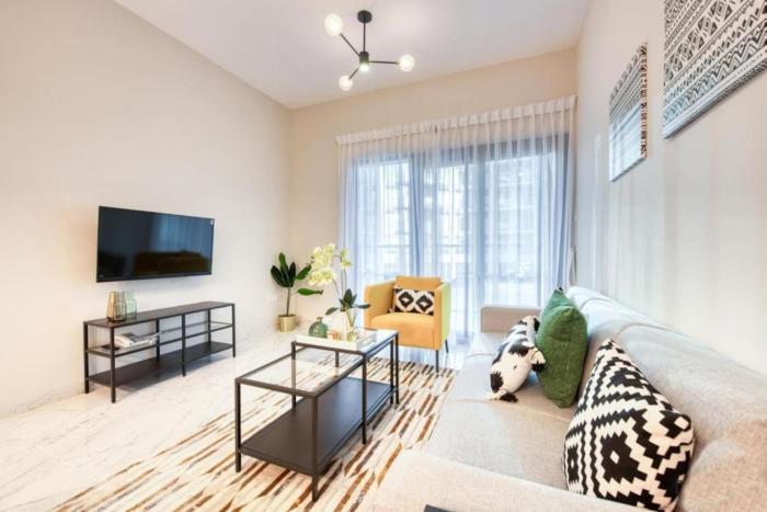 Elite LUX Holiday Homes - Stylish 1 BR Pool & World Class Gym in Dubai South