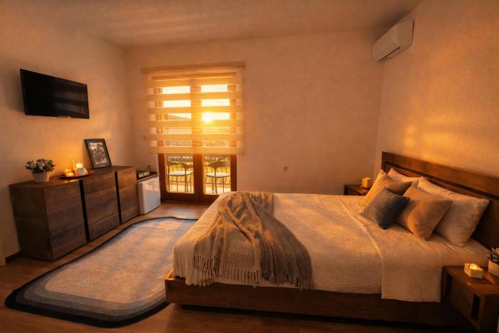 Smart TV Free Parking Backyard Near Lake Veluxa Couples Apartment