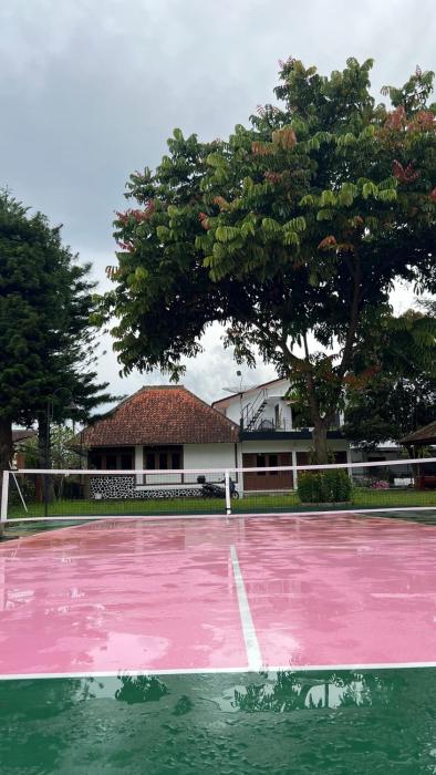 Villa FERIDYS Cimaung, Private Mountain View Villa with Pickleball Court