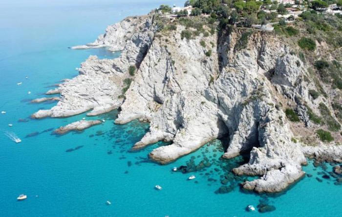 Gorgeous Apartment In Ricadi With House Sea View