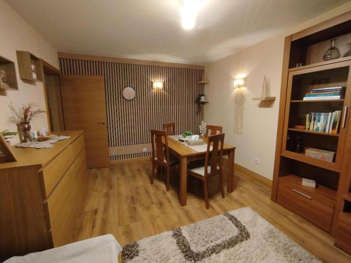 Apartament Valeni