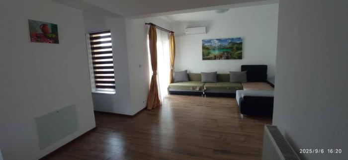 Apartament mobilat, la 5 minute de Baile Felix cu masina