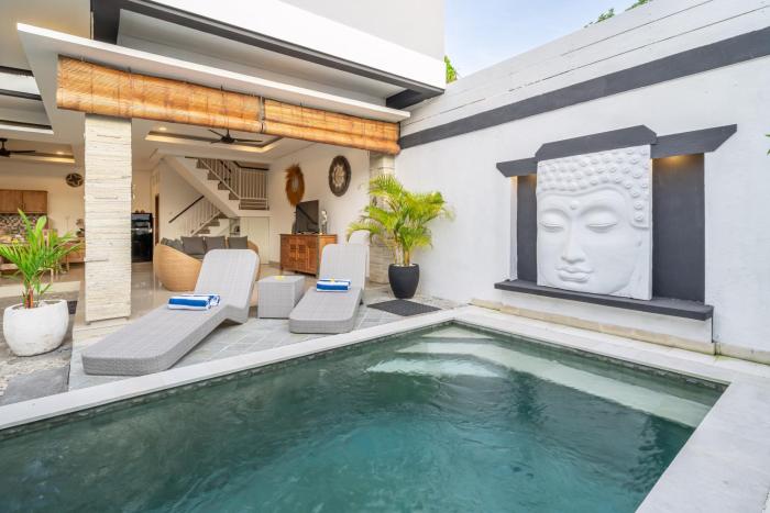 Private 2 BedRoom Tropical Escape in The Heart of Seminyak