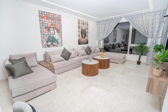 Élégant Appartement 3 Chambres à Malabata Hills