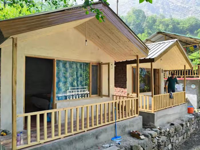 Manali Adventures Stay & Cafe
