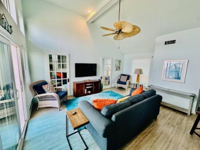 Shipwrecked Getaway For 6