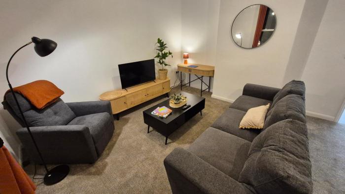 Sleek 1 Bed Flat near Warwick Castle with Parking