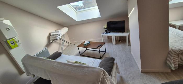 Appartement spacieux proche centre, 2ᵉ étage sans ascenseur, without lift