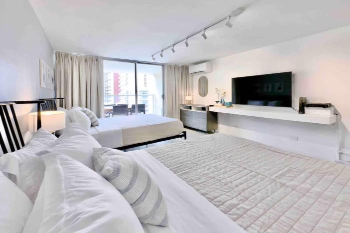 #Marbella Lane- Waikiki Poolview Condo - Near Beach