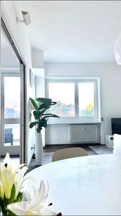 Luxury apartment with view (1min from lakecenter)