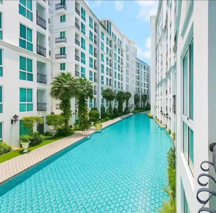 1 Bedroom French Style Condo with Lagoon Pool
