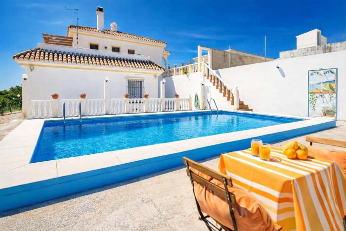 Villa Hermana del Sol by Lica