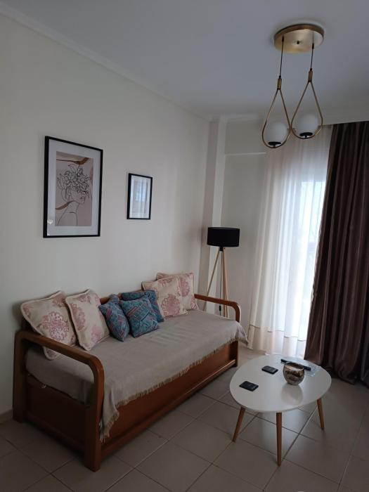 3 min from central station No2 private free parking