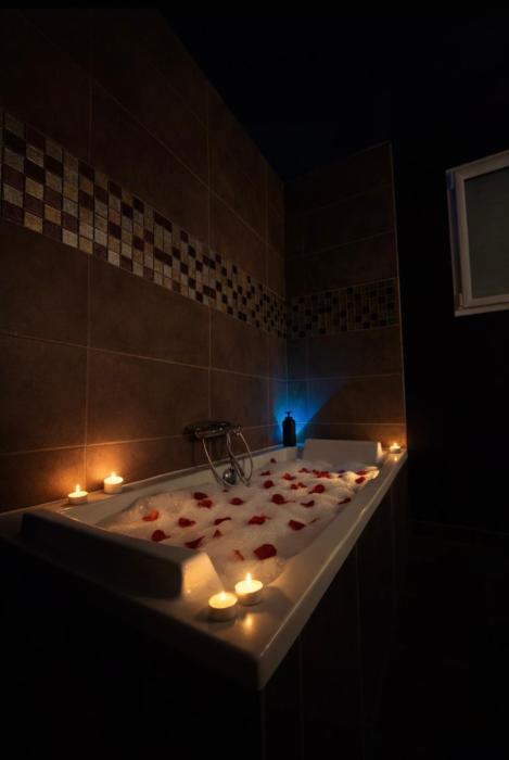 Love room La Romanesque et sa chambre secrète