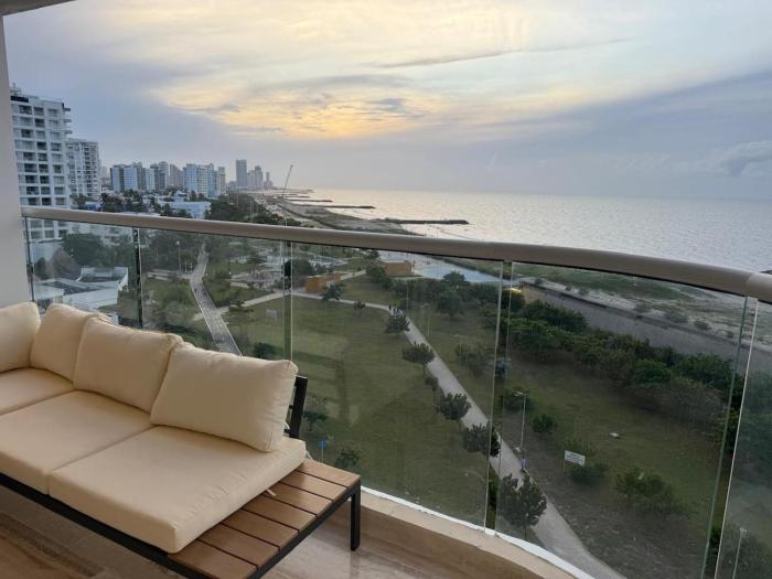 Apartamento Moderno vista al mar, Piscina, Jacuzzi, Sauna, Turco