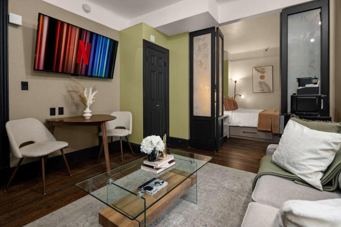 Centrally Located APT in NYC Walk to Time Square