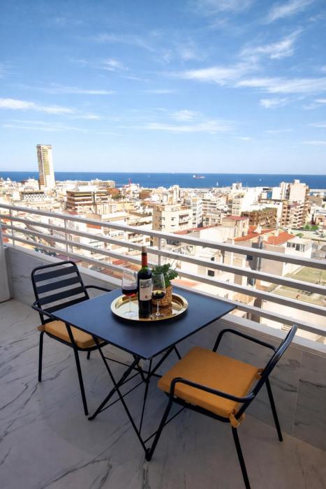 Romantic Sea View Studio with Jacuzzi in Alicante Center