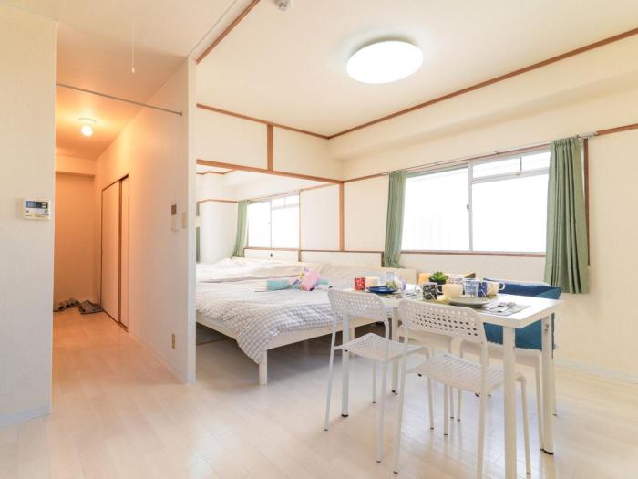 CASTLE Namba Station about 15 minutes walk,Good location